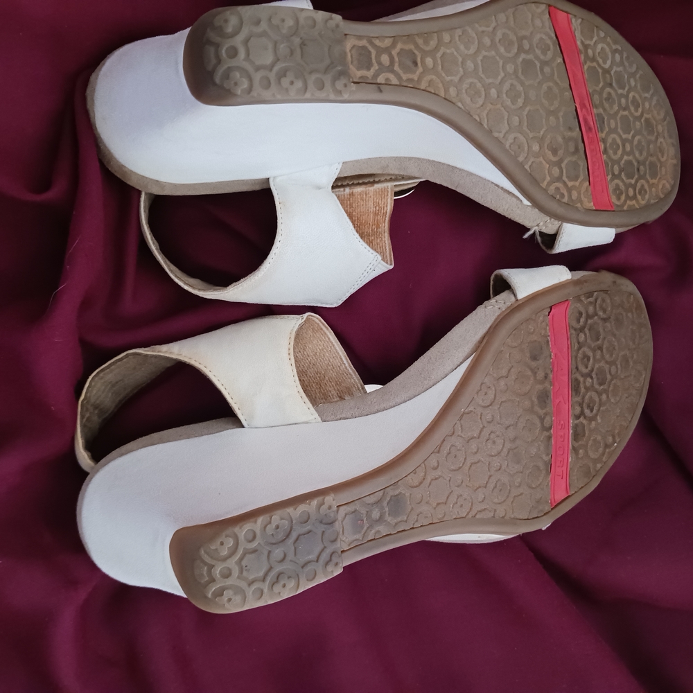 Anne Klein Cream and Tan Sandals - Picture 5 of 9